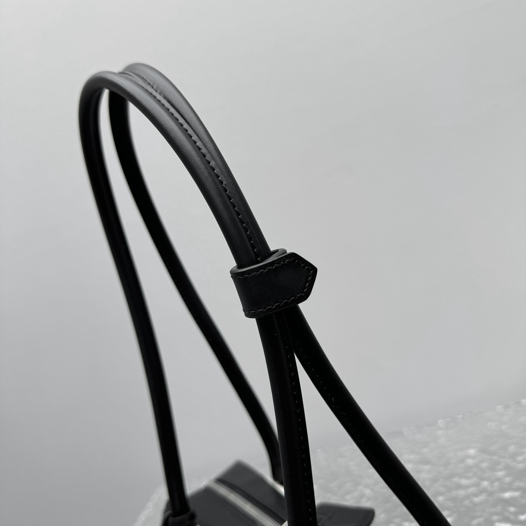 ALAÏA LE TECKEL SMALL BAG 27x9x8cm