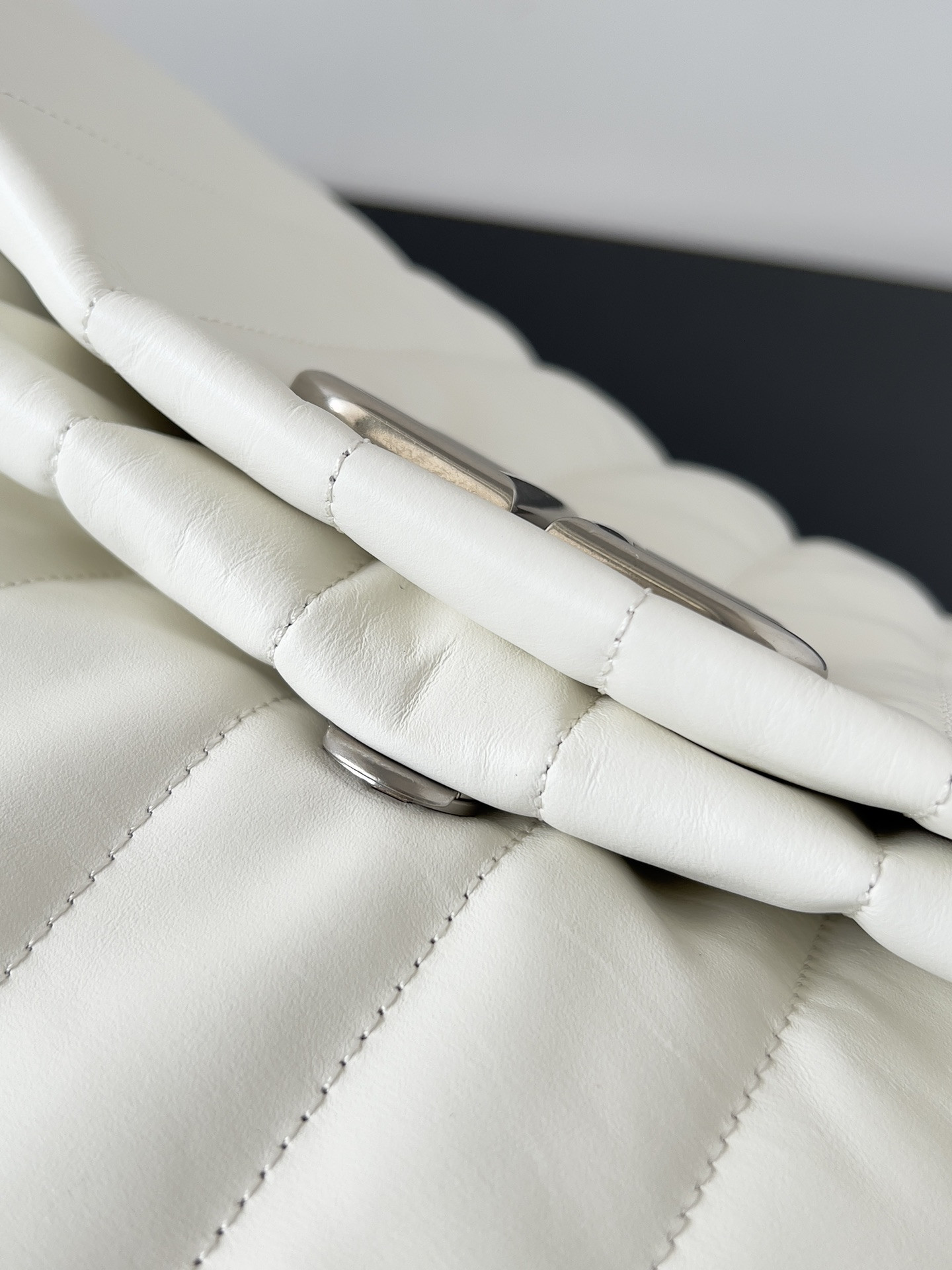 Ba*len*cia*ga Monaco Chain Bag Large 43.5x32x23cm