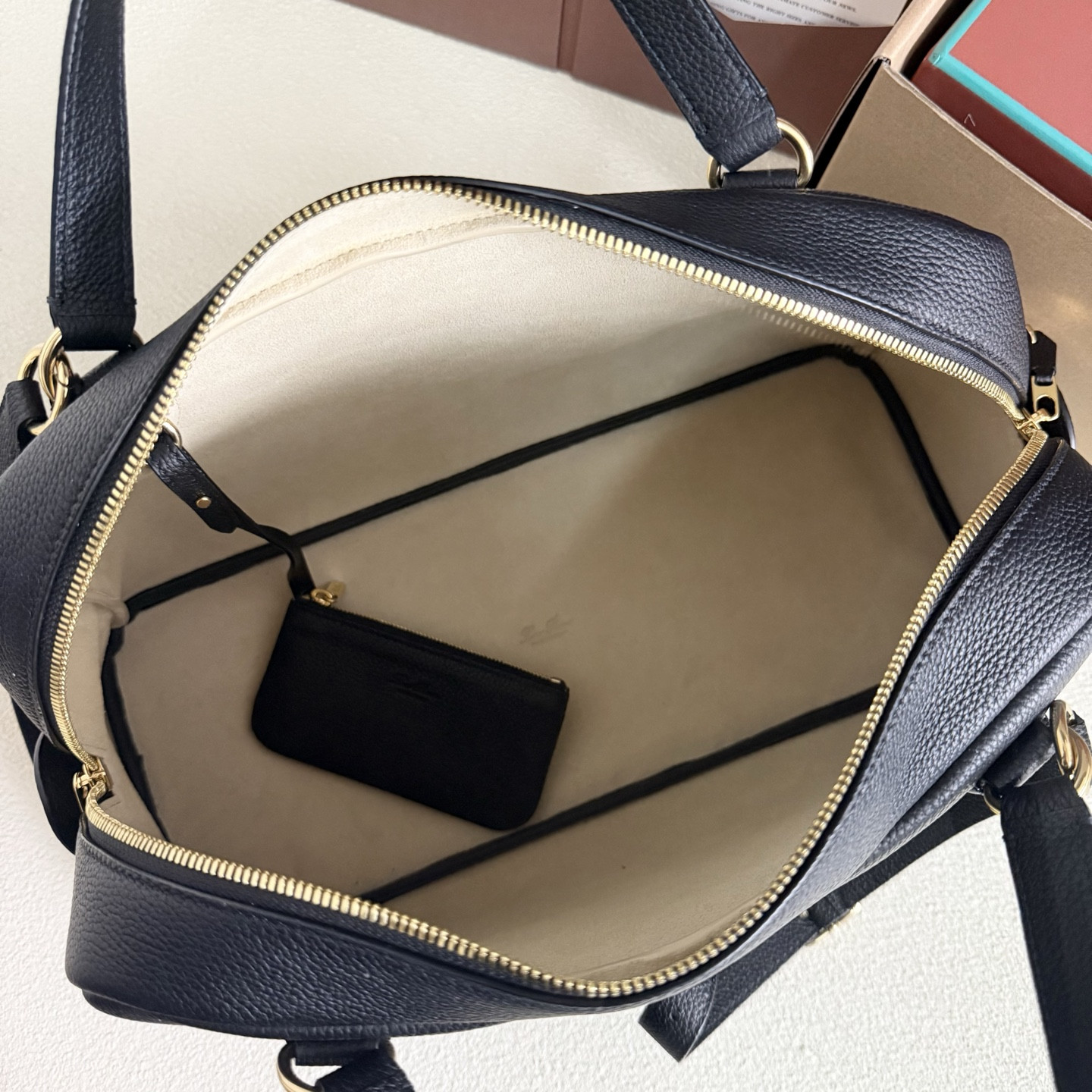 L**o p*ana Needle 38x22x16cm