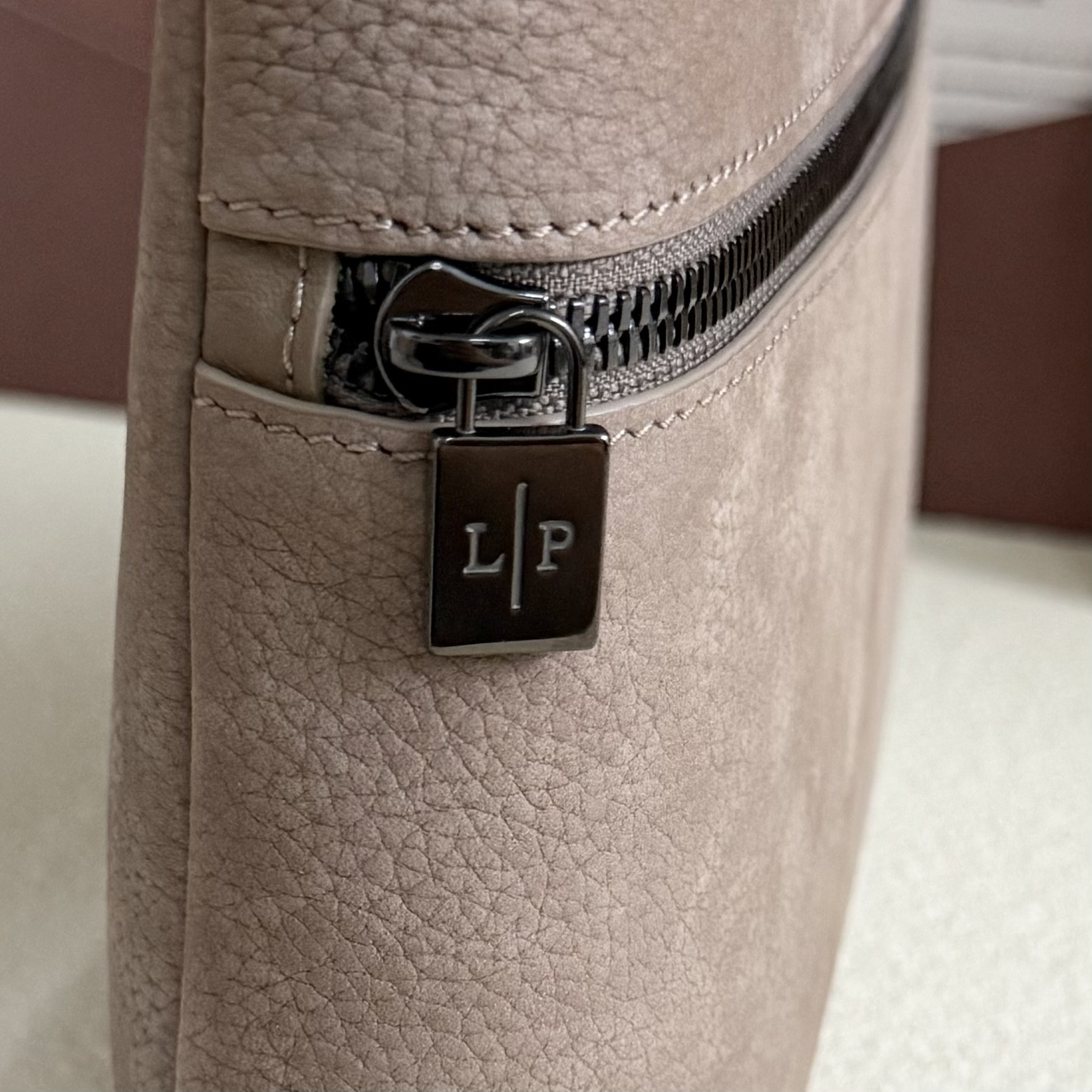 L**o p*ana Extra pouch L29 29x18x5cm