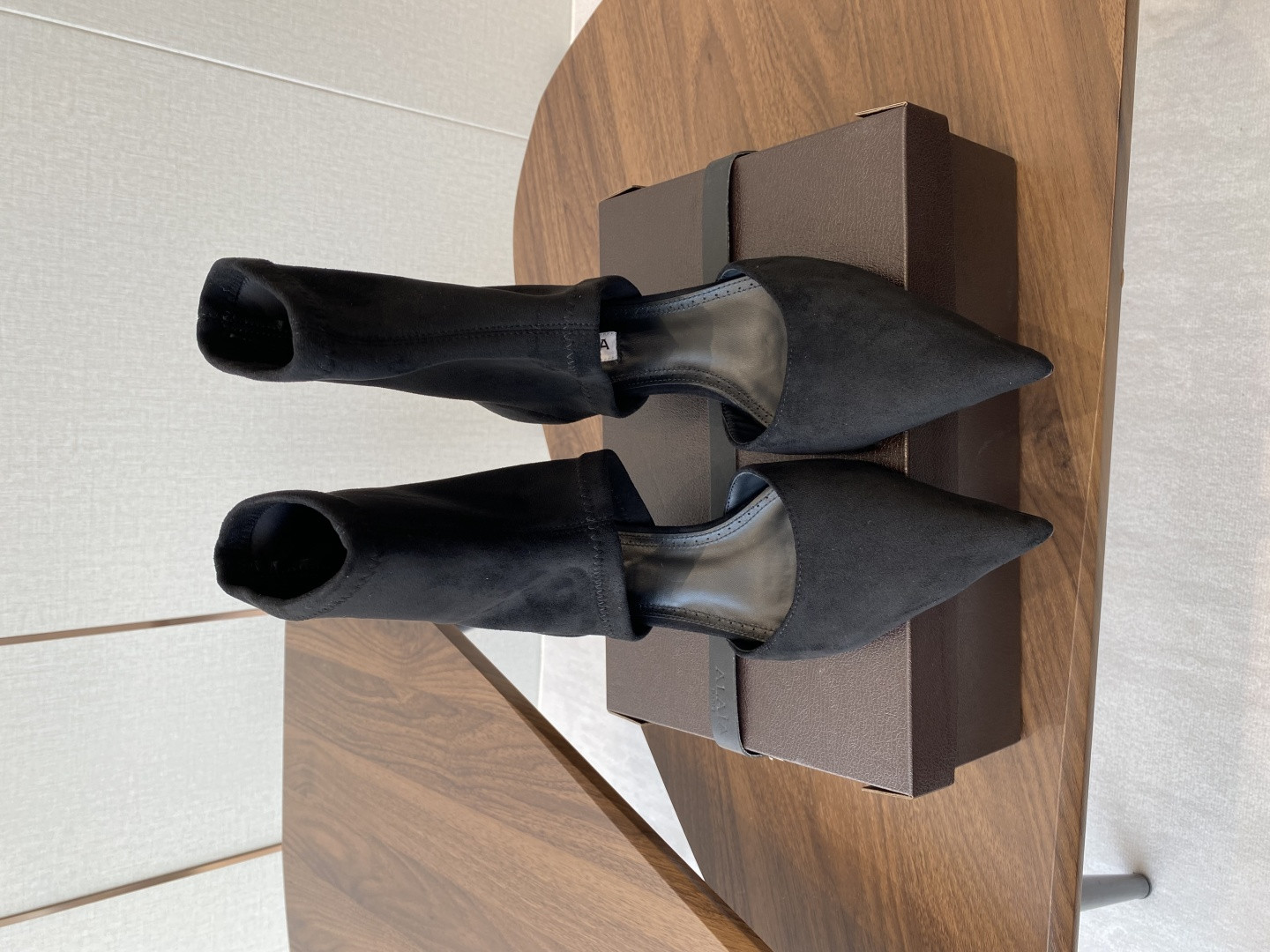 UA ALAÏA LOW BOOTS IN STRETCH SUEDE 5.5cm Heel