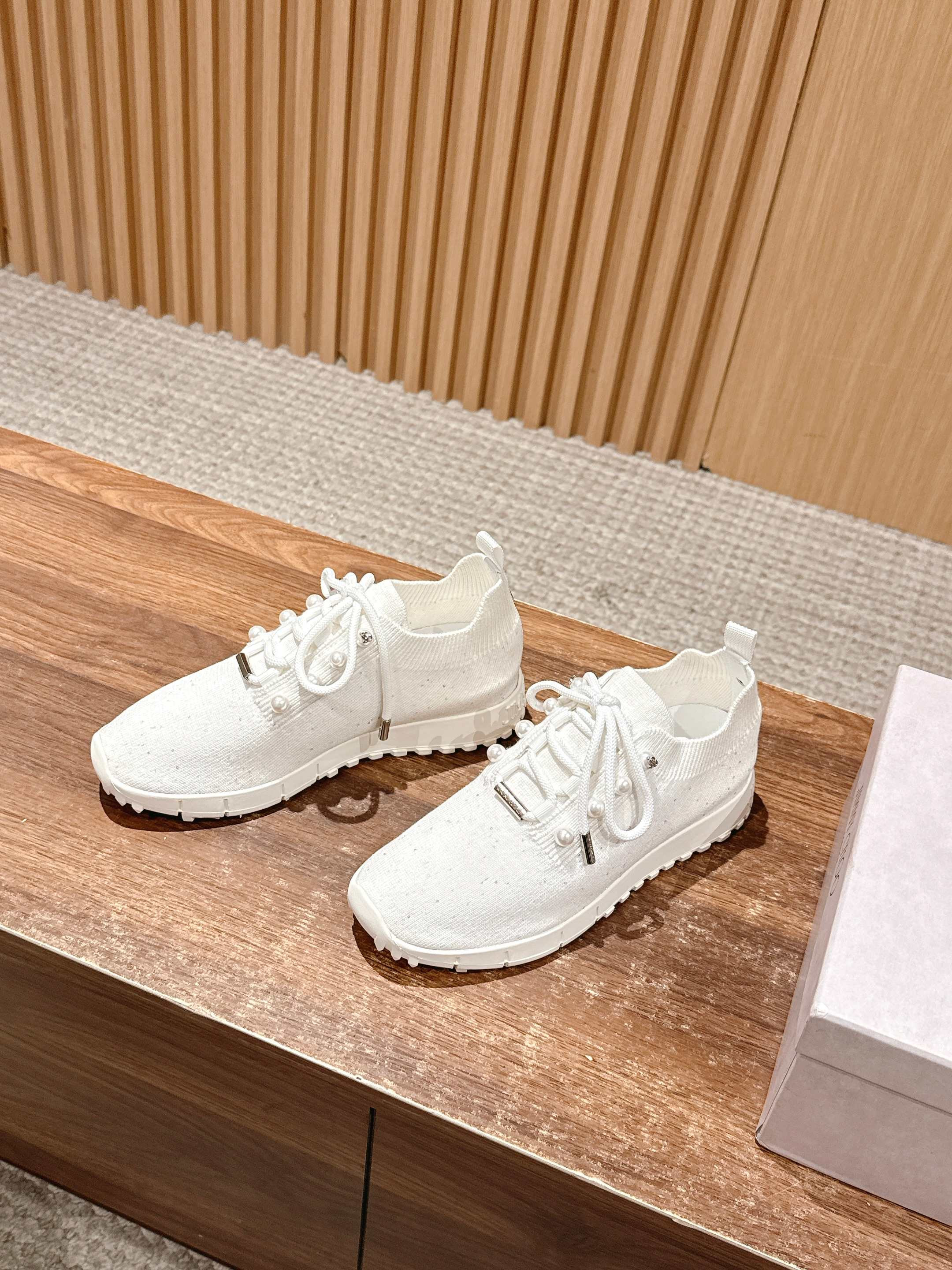 UA Ji*y Ch* Casual Sneakers