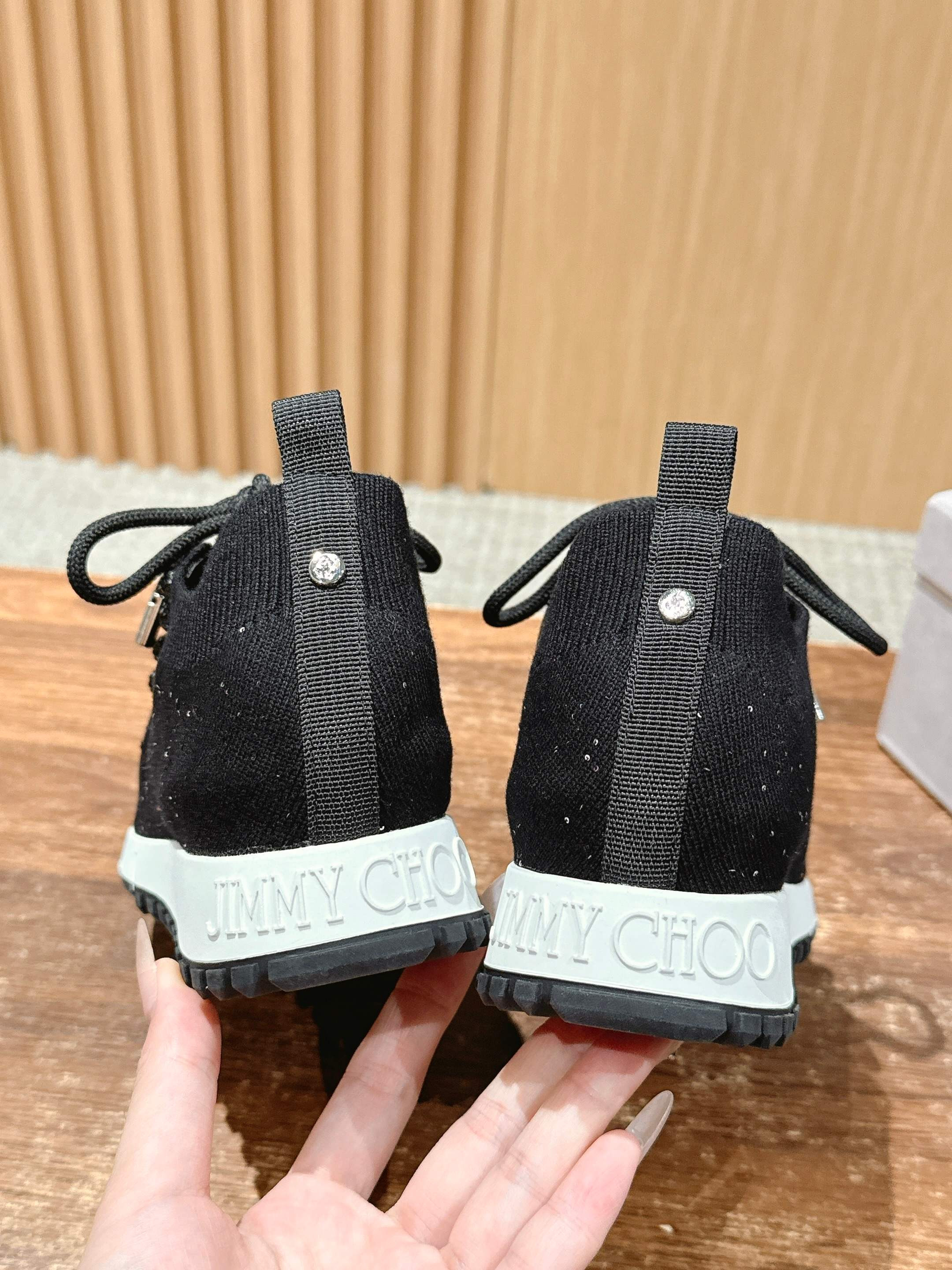 UA Ji*y Ch* Casual Sneakers