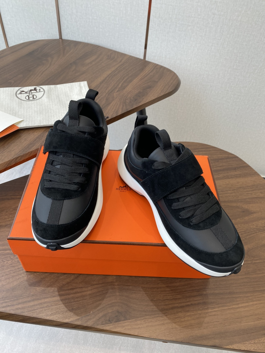 UA Hermès Loop Sneaker
